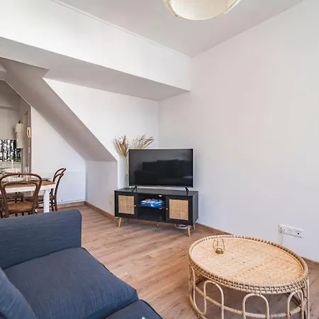 Balthazar Fauvette, Bel Hyper Centre * Épernay