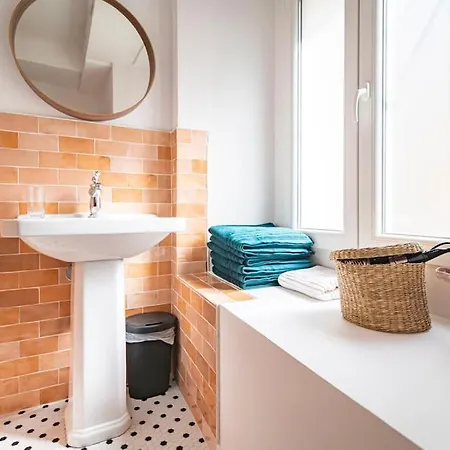 Balthazar Fauvette, Bel Hyper Centre