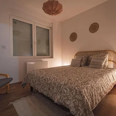 Balthazar Fauvette, Bel Hyper Centre Apartment Epernay