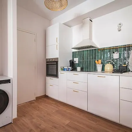 Balthazar Fauvette, Bel Hyper Centre * Épernay