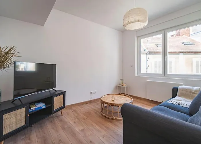 Balthazar Fauvette, Bel Hyper Centre *