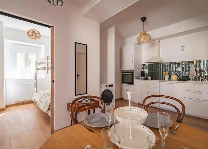 Balthazar Fauvette, Bel Hyper Centre *