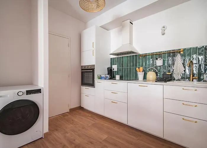 Balthazar Fauvette, Bel Hyper Centre * Эперне